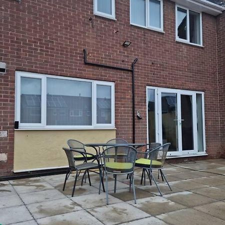 5 Bedroom House - Cheshire Oaks 엘즈미어 포트 외부 사진