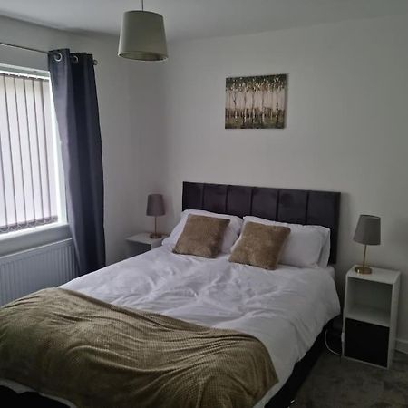 5 Bedroom House - Cheshire Oaks 엘즈미어 포트 외부 사진