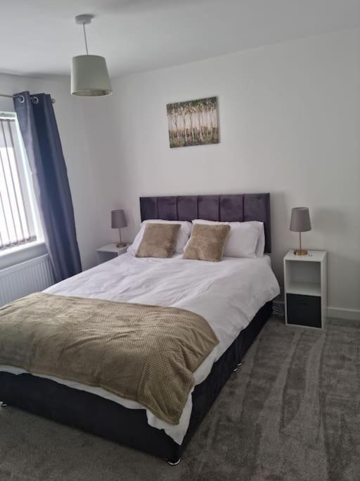 5 Bedroom House - Cheshire Oaks 엘즈미어 포트 외부 사진