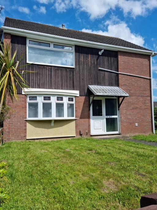 5 Bedroom House - Cheshire Oaks 엘즈미어 포트 외부 사진