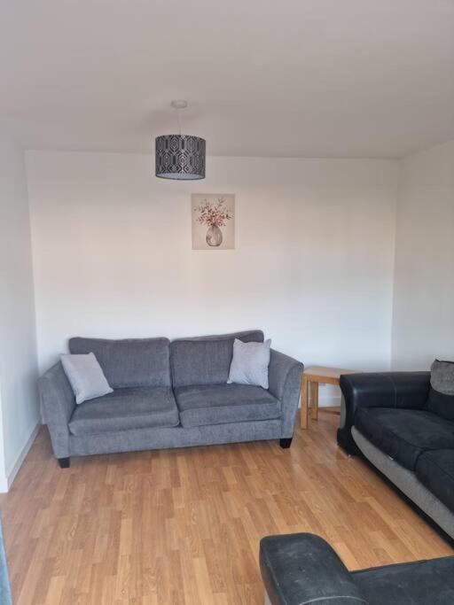 5 Bedroom House - Cheshire Oaks 엘즈미어 포트 외부 사진