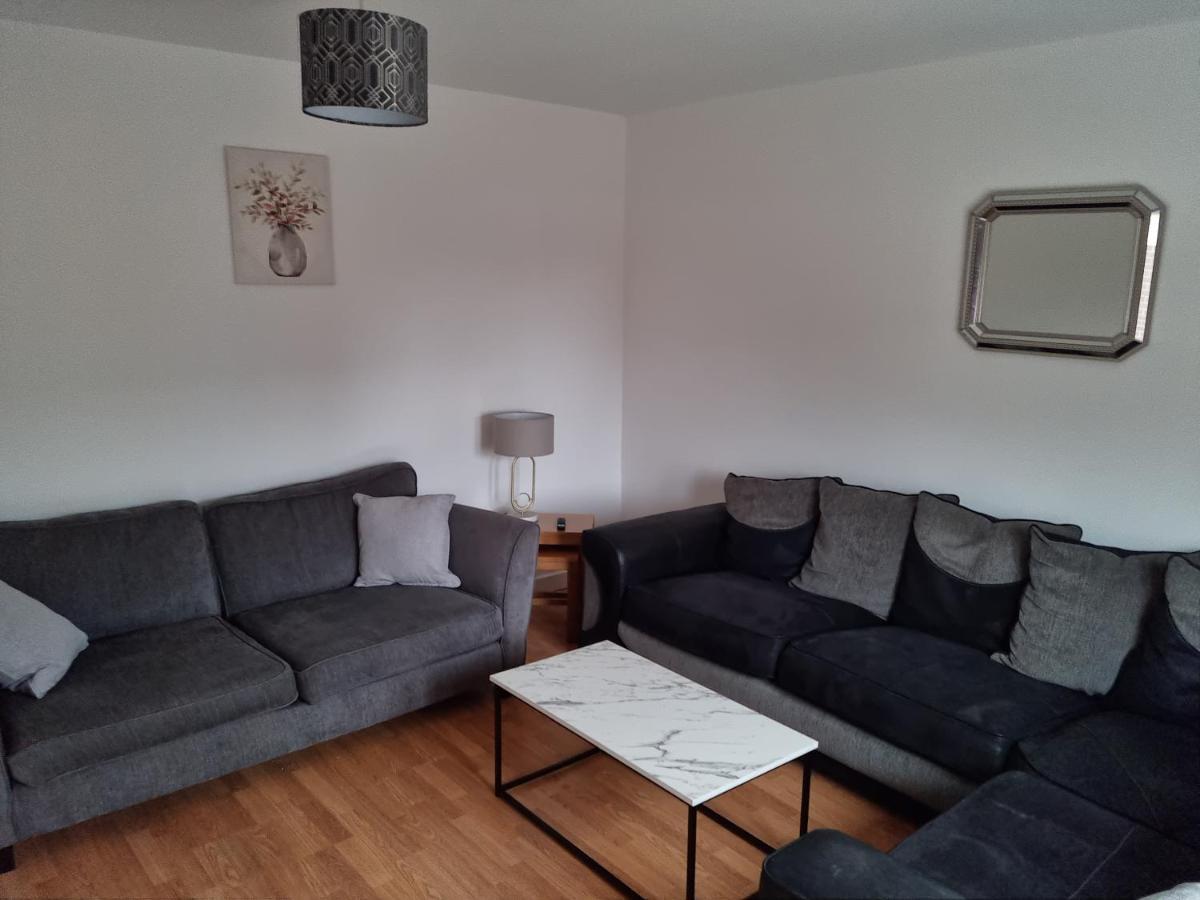 5 Bedroom House - Cheshire Oaks 엘즈미어 포트 외부 사진